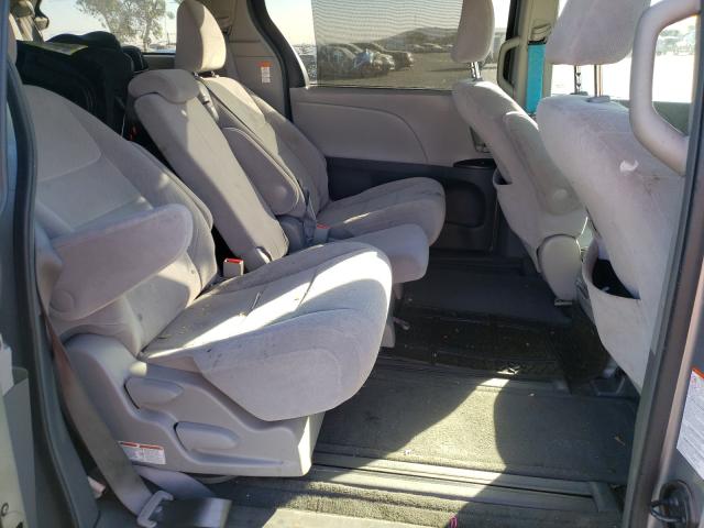 Photo 5 VIN: 5TDKK3DC8GS730044 - TOYOTA SIENNA LE 