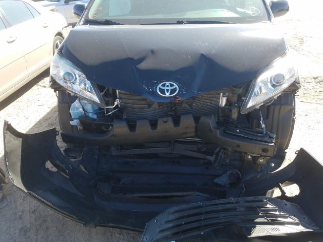 Photo 8 VIN: 5TDKK3DC8GS756885 - TOYOTA SIENNA LE 