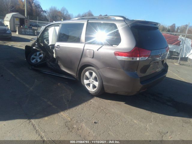 Photo 2 VIN: 5TDKK3DC9BS019705 - TOYOTA SIENNA 