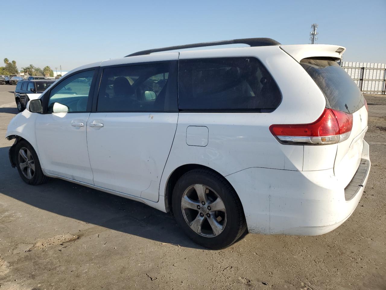 Photo 1 VIN: 5TDKK3DC9BS035385 - TOYOTA SIENNA 