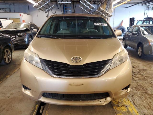 Photo 4 VIN: 5TDKK3DC9BS039727 - TOYOTA SIENNA LE 