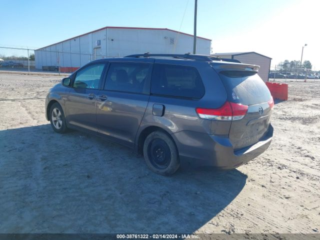 Photo 2 VIN: 5TDKK3DC9BS044264 - TOYOTA SIENNA 