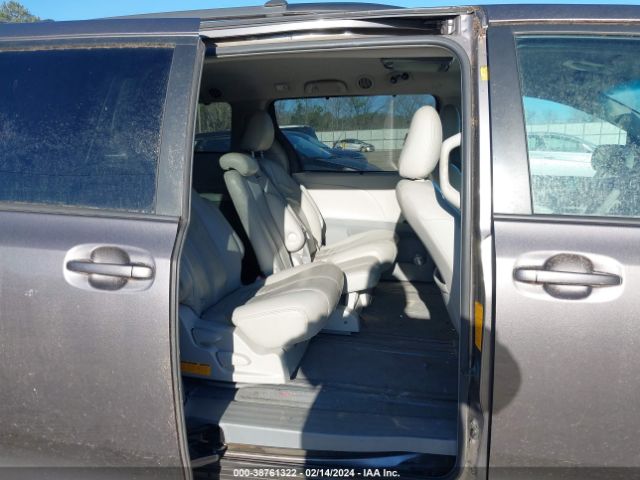 Photo 7 VIN: 5TDKK3DC9BS044264 - TOYOTA SIENNA 