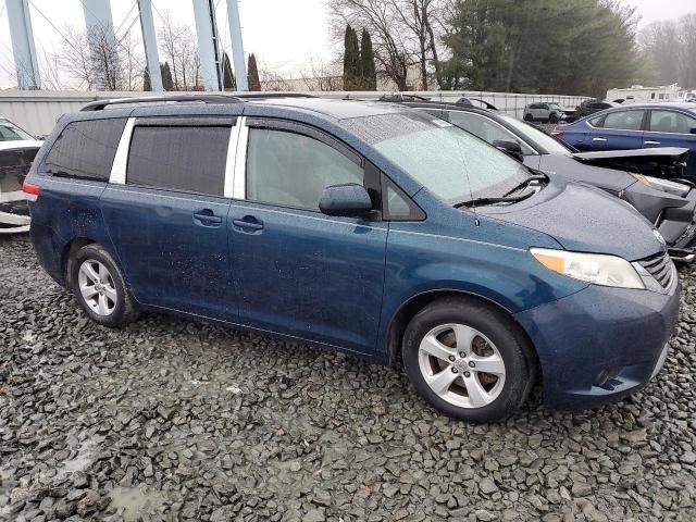 Photo 3 VIN: 5TDKK3DC9BS046144 - TOYOTA SIENNA LE 