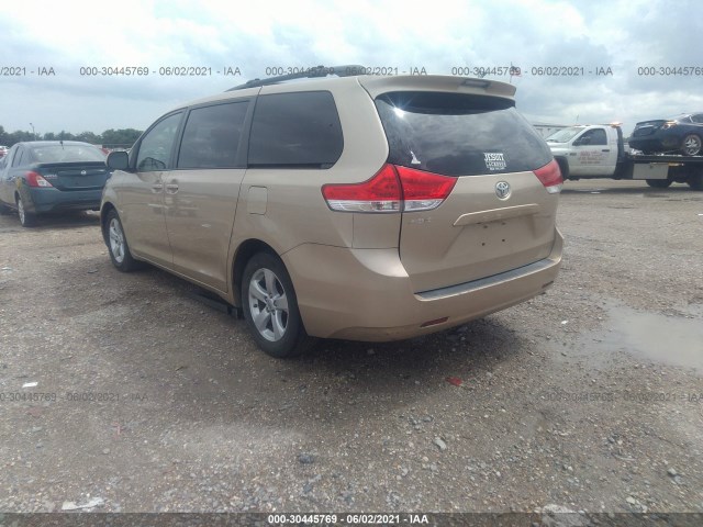 Photo 2 VIN: 5TDKK3DC9BS047469 - TOYOTA SIENNA 