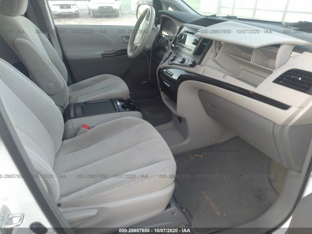 Photo 4 VIN: 5TDKK3DC9BS054048 - TOYOTA SIENNA 