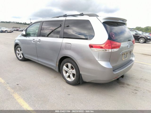 Photo 2 VIN: 5TDKK3DC9BS066233 - TOYOTA SIENNA 