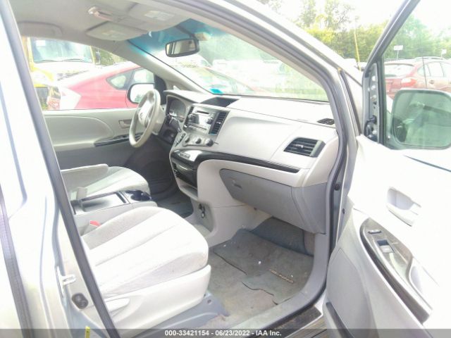 Photo 4 VIN: 5TDKK3DC9BS066233 - TOYOTA SIENNA 