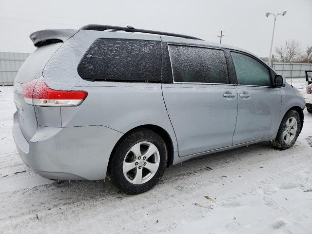 Photo 2 VIN: 5TDKK3DC9BS075837 - TOYOTA SIENNA LE 