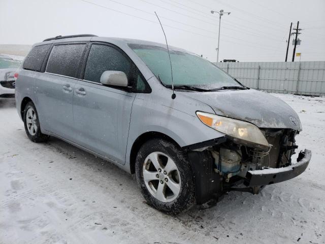 Photo 3 VIN: 5TDKK3DC9BS075837 - TOYOTA SIENNA LE 