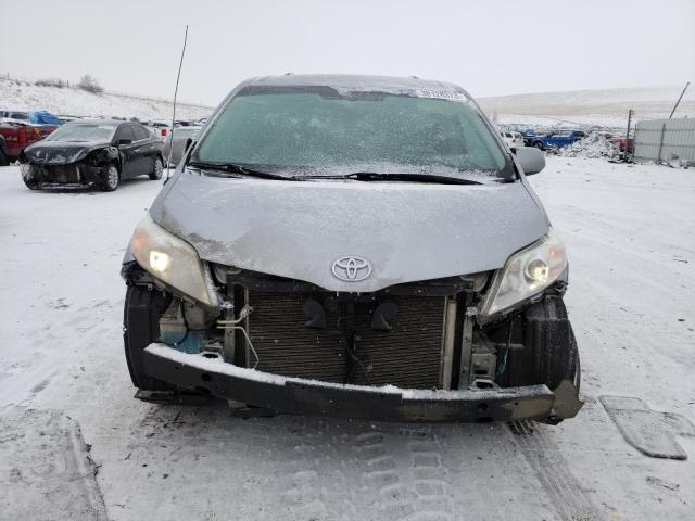 Photo 4 VIN: 5TDKK3DC9BS075837 - TOYOTA SIENNA LE 