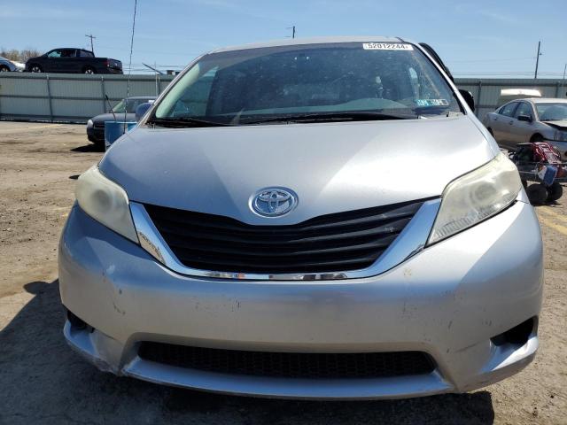 Photo 4 VIN: 5TDKK3DC9BS098146 - TOYOTA SIENNA LE 