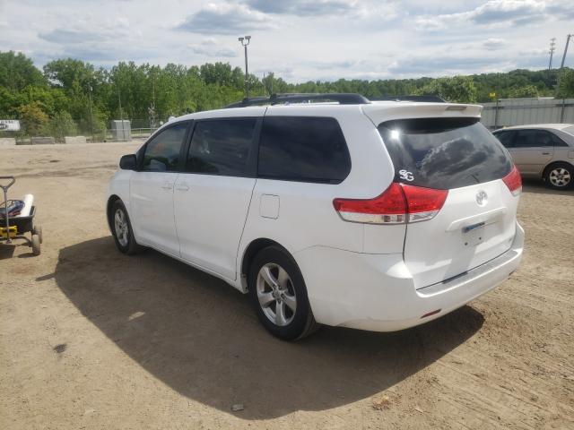 Photo 2 VIN: 5TDKK3DC9BS100753 - TOYOTA SIENNA LE 