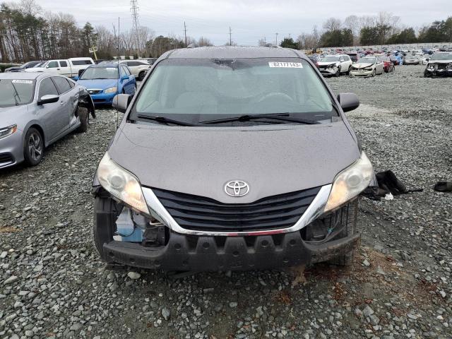 Photo 4 VIN: 5TDKK3DC9BS111428 - TOYOTA SIENNA LE 