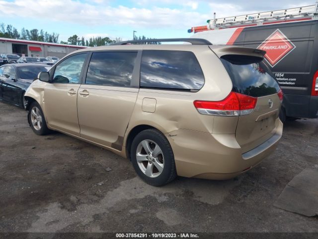 Photo 2 VIN: 5TDKK3DC9BS143246 - TOYOTA SIENNA 