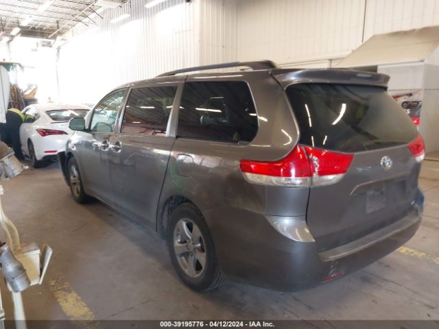 Photo 2 VIN: 5TDKK3DC9BS150567 - TOYOTA SIENNA 