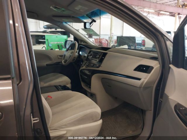 Photo 4 VIN: 5TDKK3DC9BS150567 - TOYOTA SIENNA 