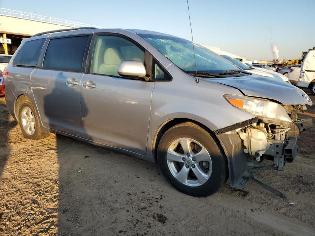 Photo 3 VIN: 5TDKK3DC9BS151718 - TOYOTA SIENNA LE 