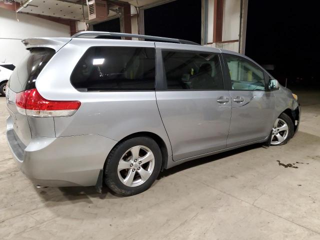 Photo 2 VIN: 5TDKK3DC9BS159723 - TOYOTA SIENNA LE 