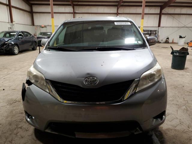 Photo 4 VIN: 5TDKK3DC9BS159723 - TOYOTA SIENNA LE 