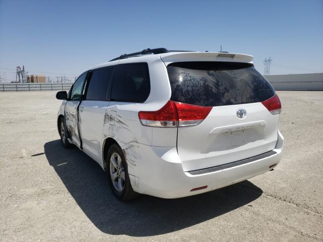 Photo 2 VIN: 5TDKK3DC9BS161052 - TOYOTA SIENNA LE 