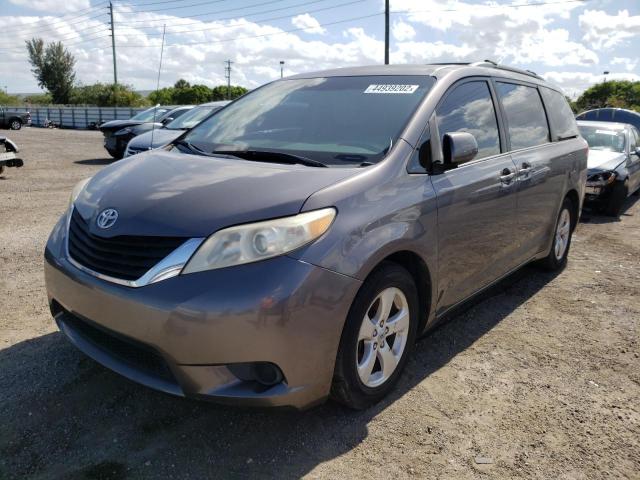 Photo 1 VIN: 5TDKK3DC9CS177334 - TOYOTA SIENNA LE 