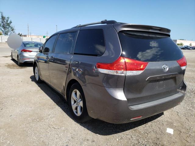 Photo 2 VIN: 5TDKK3DC9CS177334 - TOYOTA SIENNA LE 