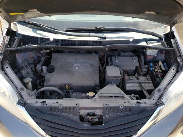 Photo 6 VIN: 5TDKK3DC9CS177334 - TOYOTA SIENNA LE 