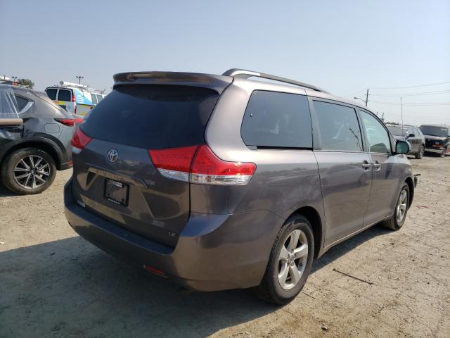 Photo 3 VIN: 5TDKK3DC9CS188740 - TOYOTA SIENNA LE 