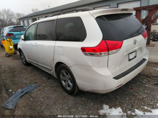 Photo 2 VIN: 5TDKK3DC9CS207934 - TOYOTA SIENNA 