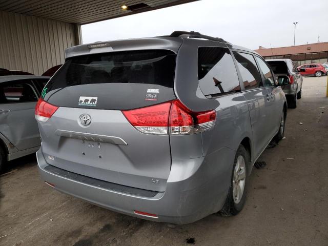 Photo 2 VIN: 5TDKK3DC9CS212843 - TOYOTA SIENNA LE 