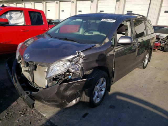 Photo 1 VIN: 5TDKK3DC9CS215970 - TOYOTA SIENNA LE 