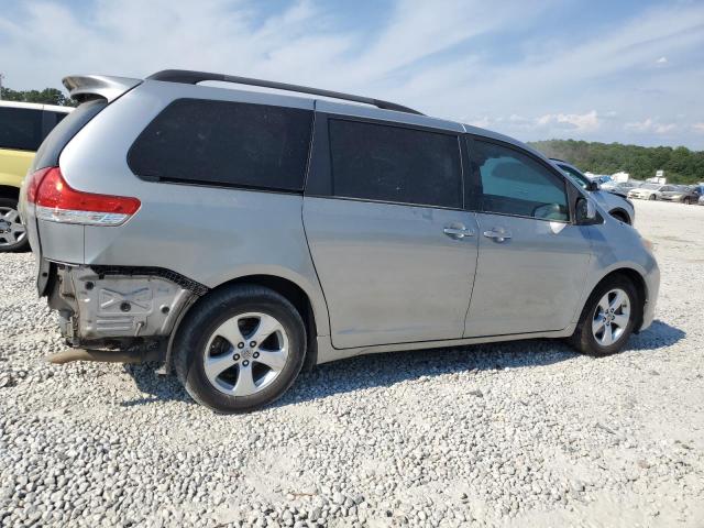 Photo 2 VIN: 5TDKK3DC9CS221137 - TOYOTA SIENNA LE 