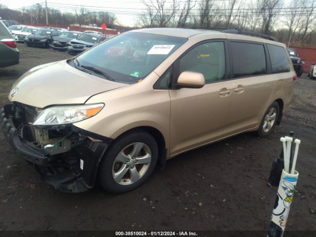 Photo 1 VIN: 5TDKK3DC9CS233210 - TOYOTA SIENNA 