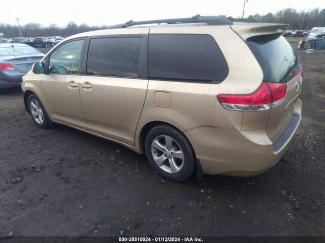 Photo 2 VIN: 5TDKK3DC9CS233210 - TOYOTA SIENNA 