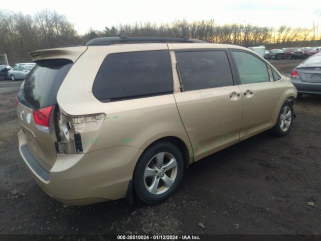 Photo 3 VIN: 5TDKK3DC9CS233210 - TOYOTA SIENNA 