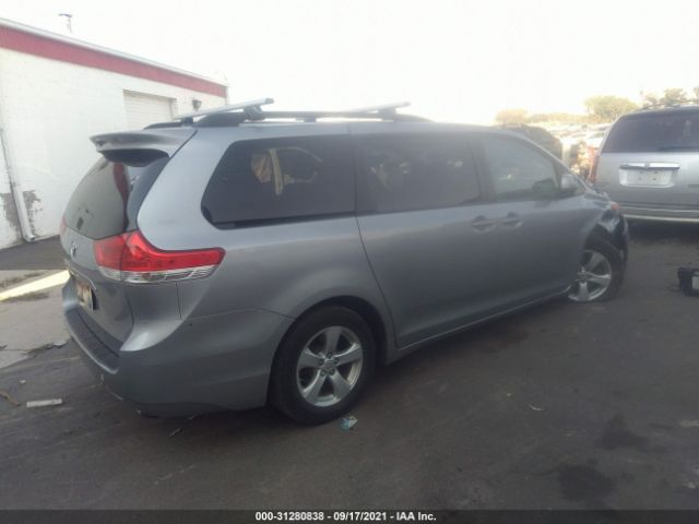 Photo 3 VIN: 5TDKK3DC9CS233689 - TOYOTA SIENNA 