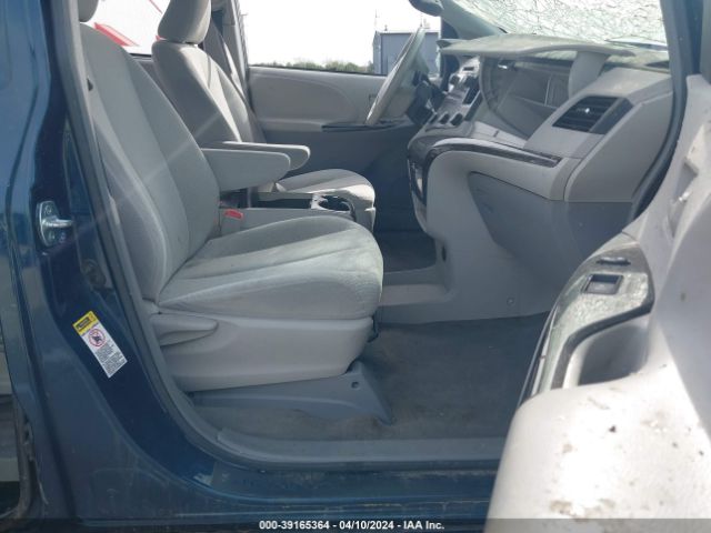 Photo 4 VIN: 5TDKK3DC9CS234566 - TOYOTA SIENNA 