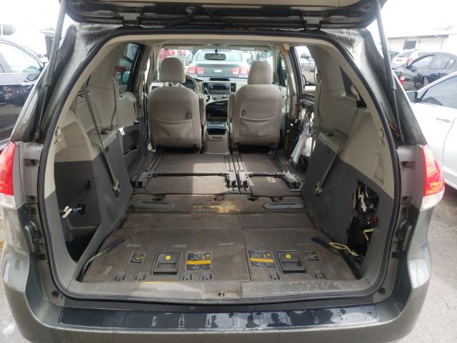 Photo 8 VIN: 5TDKK3DC9CS249116 - TOYOTA SIENNA LE 