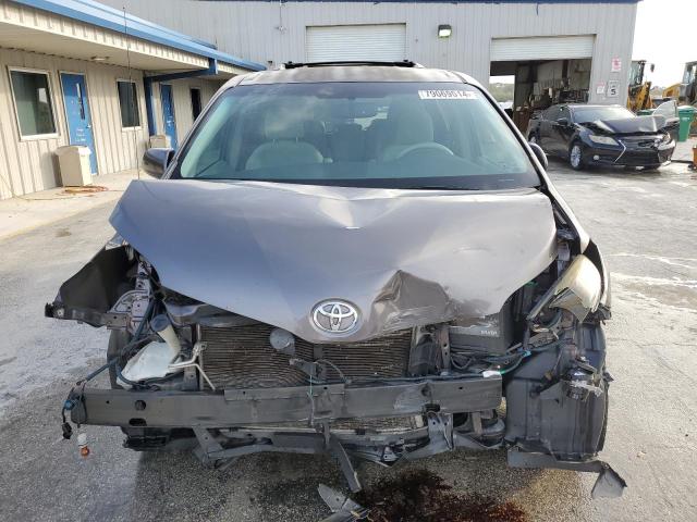 Photo 4 VIN: 5TDKK3DC9CS263176 - TOYOTA SIENNA LE 