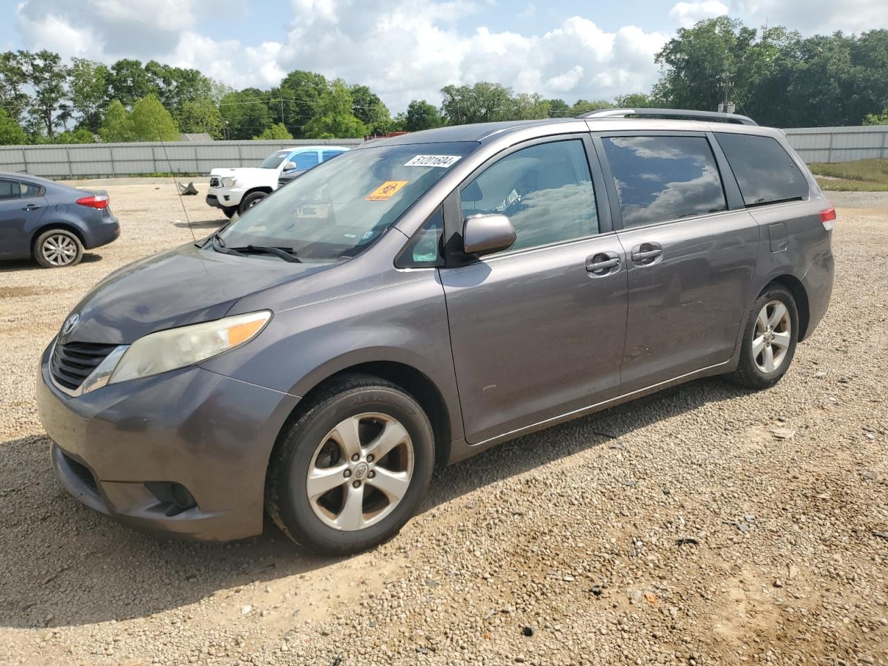 Photo 0 VIN: 5TDKK3DC9CS264733 - TOYOTA SIENNA 