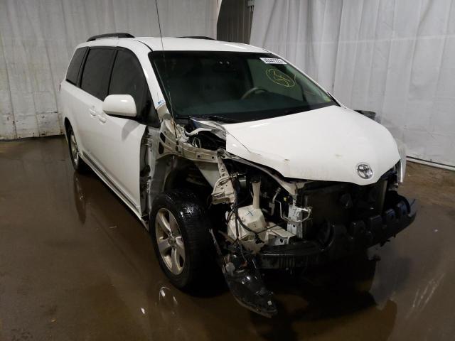 Photo 3 VIN: 5TDKK3DC9CS266563 - TOYOTA SIENNA LE 