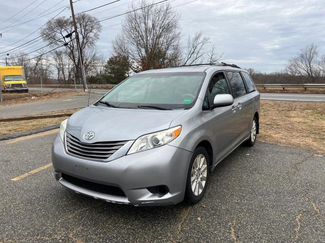 Photo 1 VIN: 5TDKK3DC9DS051758 - TOYOTA SIENNA LE 