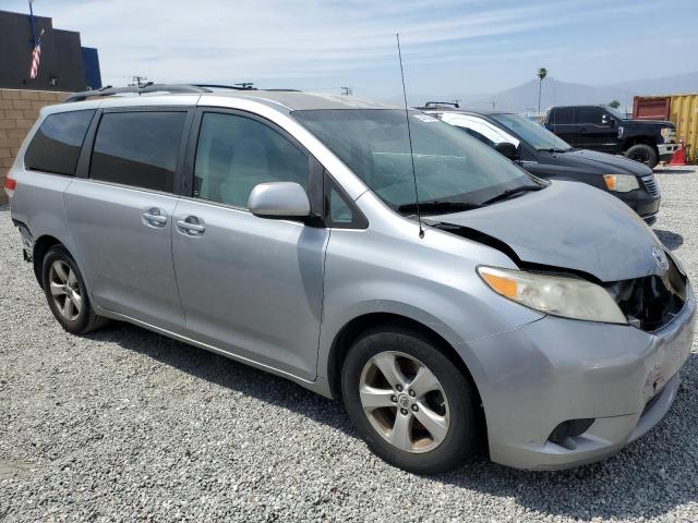 Photo 3 VIN: 5TDKK3DC9DS282117 - TOYOTA SIENNA LE 