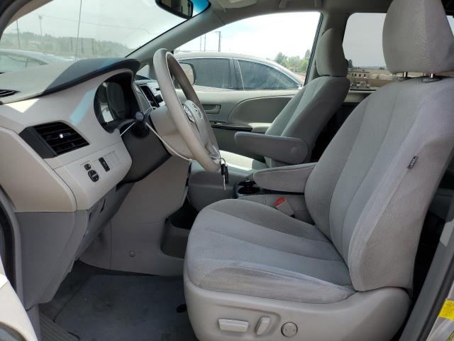 Photo 6 VIN: 5TDKK3DC9DS282117 - TOYOTA SIENNA LE 