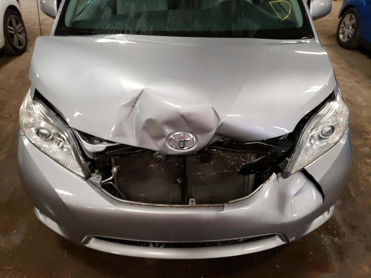 Photo 11 VIN: 5TDKK3DC9DS297569 - TOYOTA SIENNA 