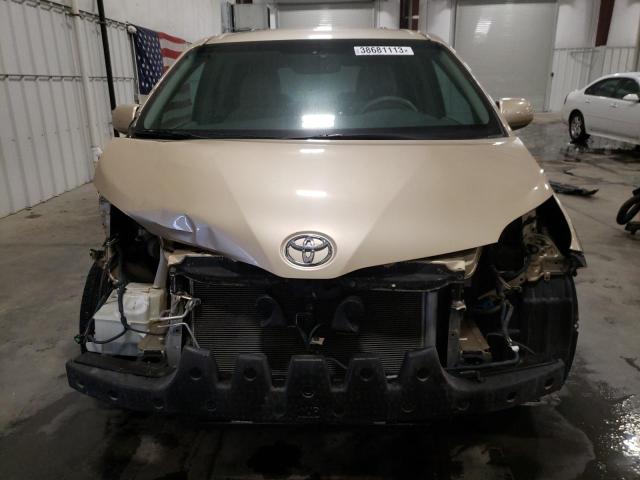 Photo 4 VIN: 5TDKK3DC9DS297832 - TOYOTA SIENNA LE 