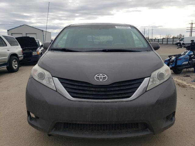 Photo 4 VIN: 5TDKK3DC9DS300485 - TOYOTA SIENNA LE 