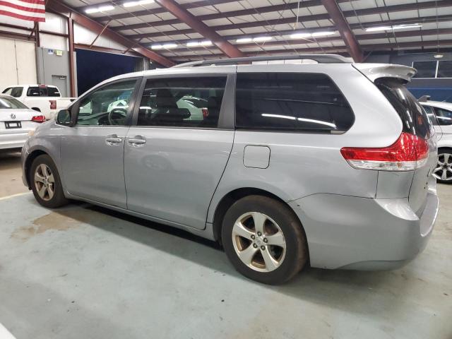 Photo 1 VIN: 5TDKK3DC9DS303242 - TOYOTA SIENNA LE 