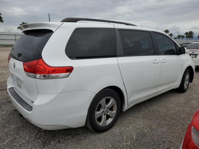 Photo 2 VIN: 5TDKK3DC9DS309297 - TOYOTA SIENNA LE 